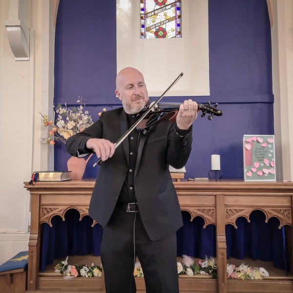 Richard Toomer Violinist wedding musician devon 3